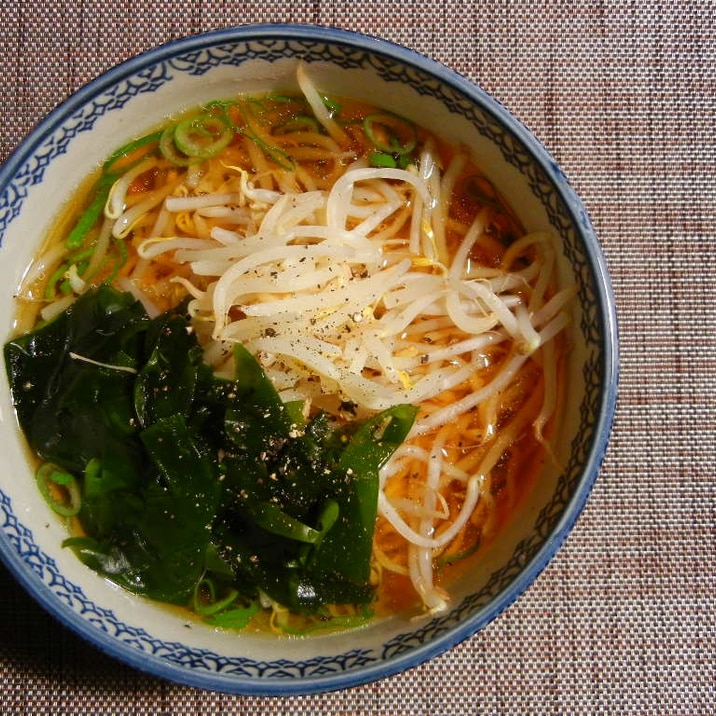 和風だしのワカメ醤油ラーメン レシピ 作り方 By Kon9093 楽天レシピ 和風だしのワカメ醤油ラーメン レシピ 作り方 By Kon9093 楽天レシピ
